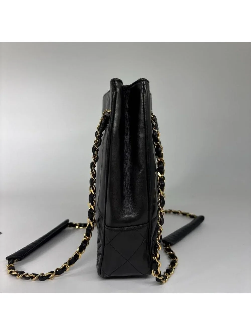 Chanel Lambskin Shoulder Bag Gold Black